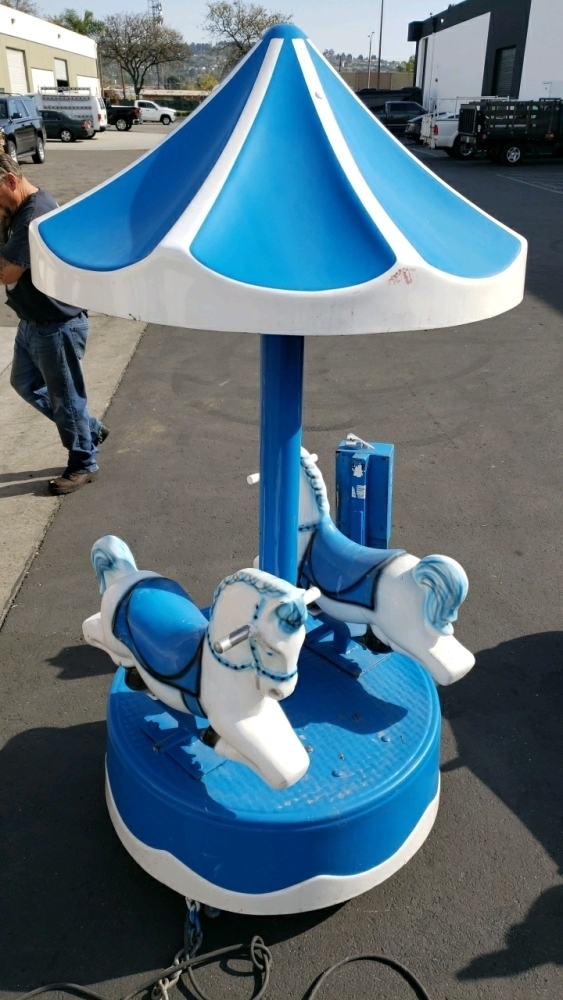 KIDDIE RIDE 2 HORSE CAROUSEL BLUE/ WHITE TOP
