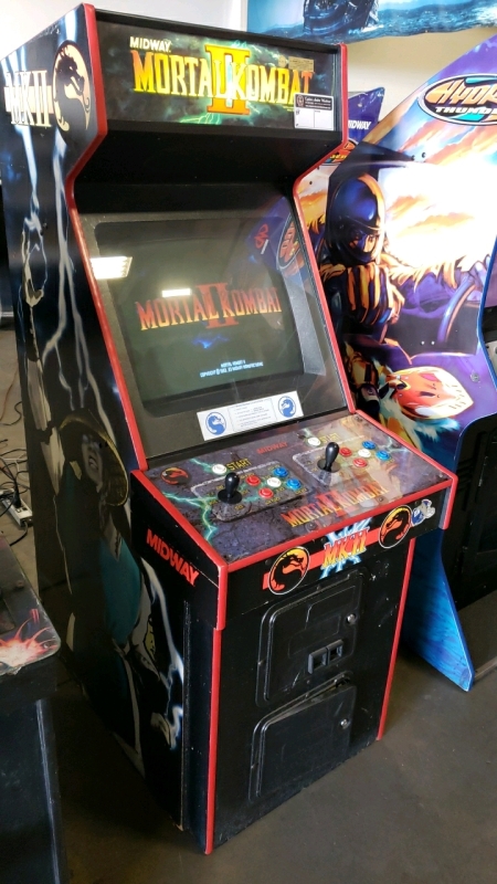 MORTAL KOMBAT II UPRIGHT CLASSIC ARCADE GAME MIDWAY