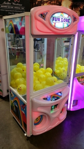 FUN ZONE GLOW CLAW CRANE MACHINE COAST TO COAST #2