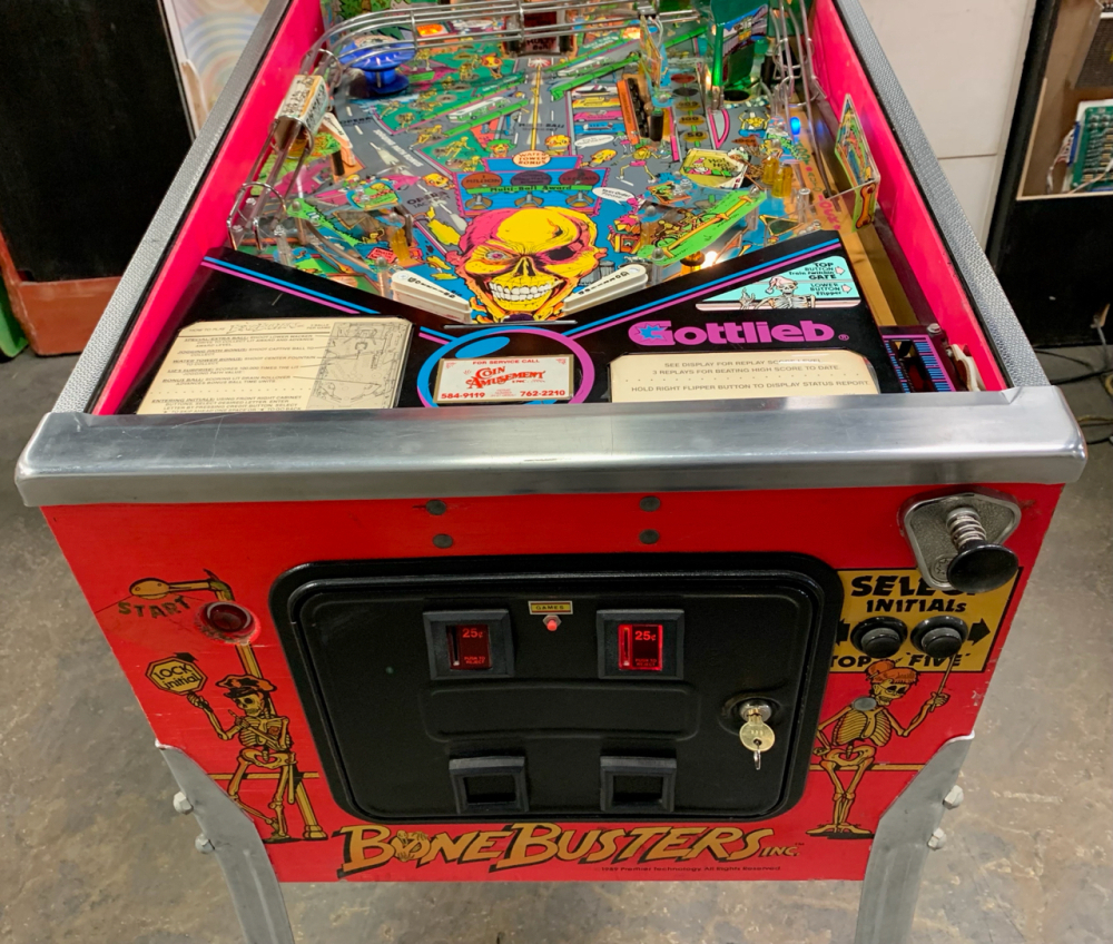 BONE BUSTERS PINBALL MACHINE GOTTLIEB 1989