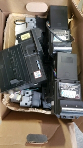 BOX LOT- MISC CURRENCY BILL ACCEPTORS, ICT PYRAMID, MARS (10 PCS)