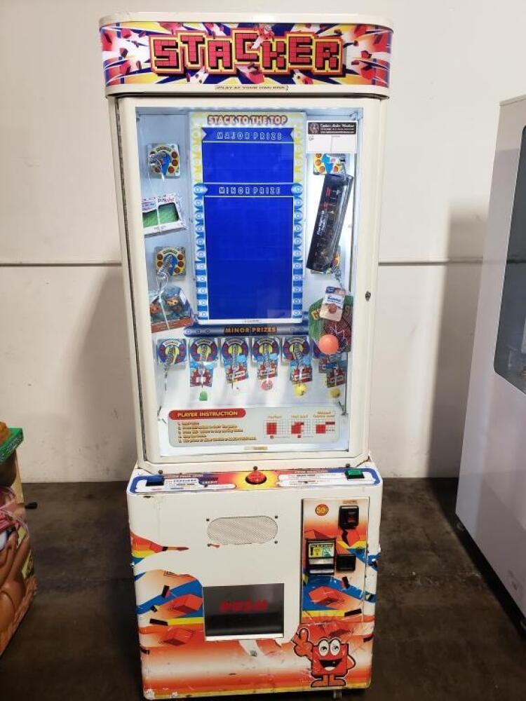 STACKER CLUB RED/BLUE PRIZE REDEMPTION GAME