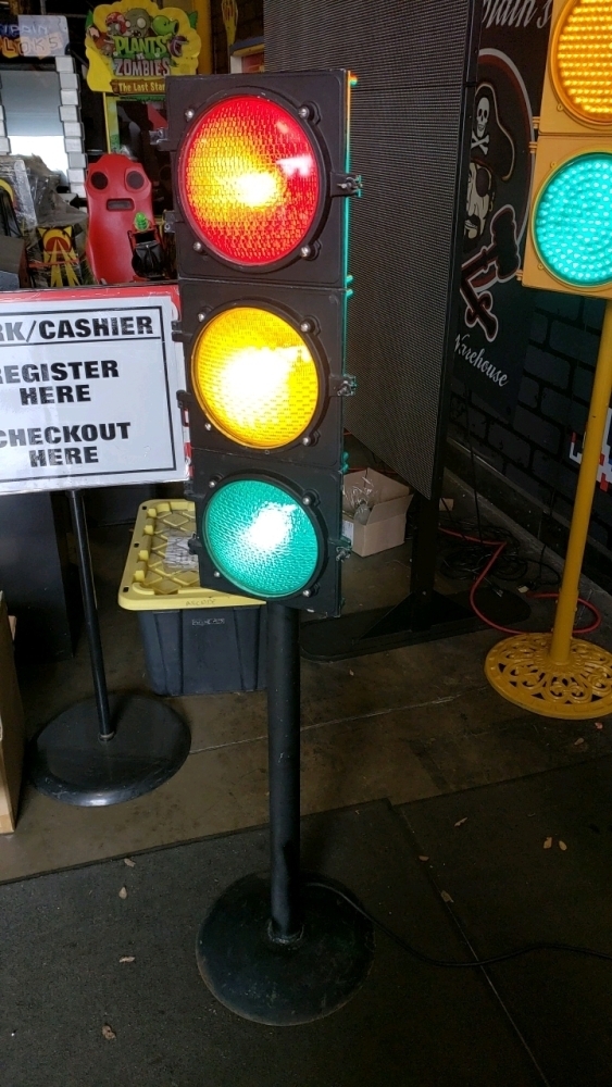 TRAFFIC SIGNAL FREE STANDING STREET LIGHT/SIGN CUSTOM NOVELTY