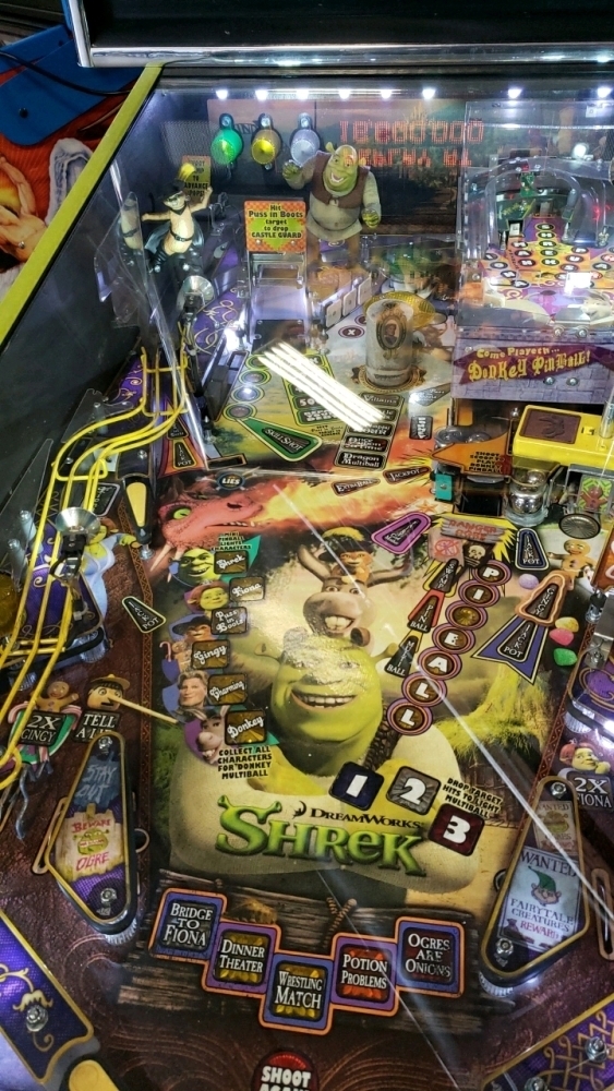 SHREK DREAMWORKS PINBALL MACHINE STERN INC