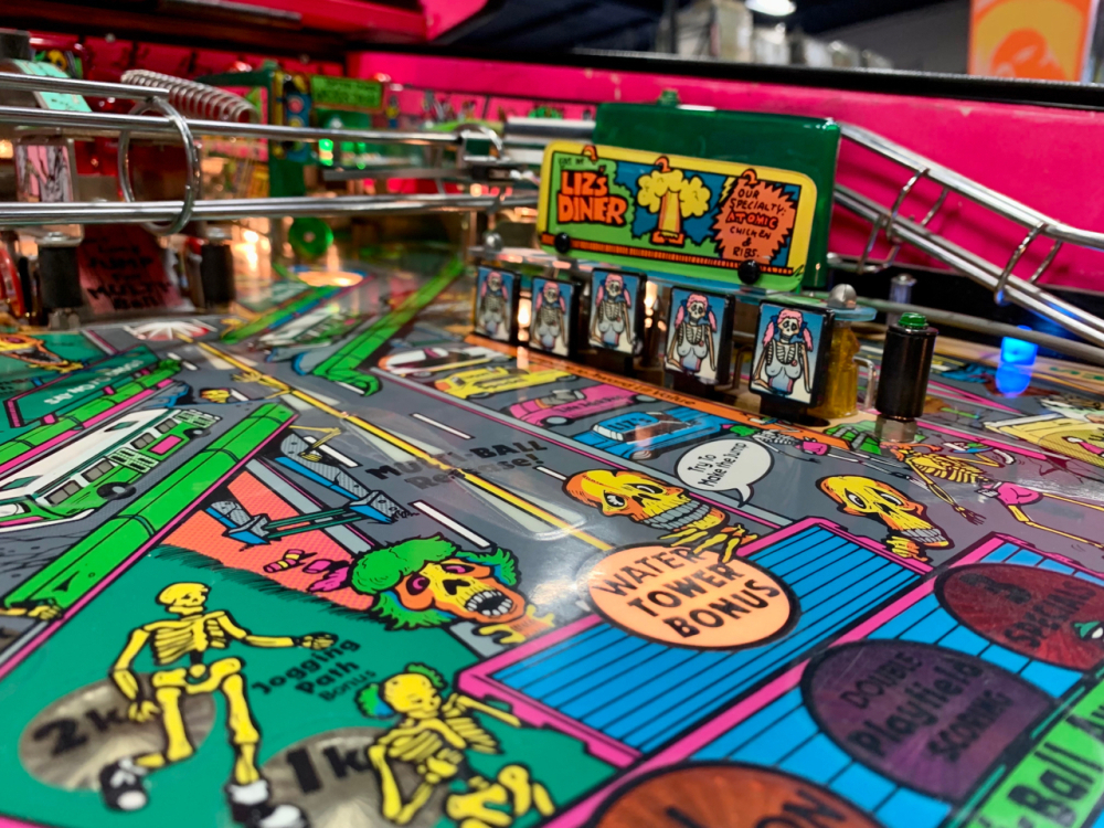 BONE BUSTERS PINBALL MACHINE GOTTLIEB 1989
