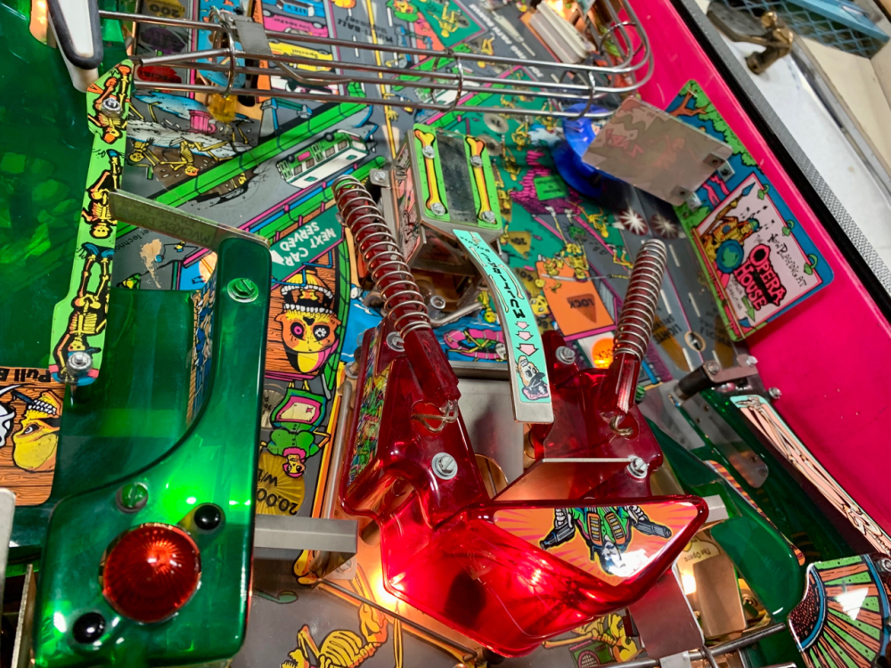 BONE BUSTERS PINBALL MACHINE GOTTLIEB 1989