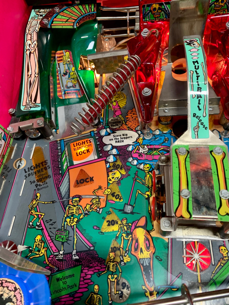 BONE BUSTERS PINBALL MACHINE GOTTLIEB 1989