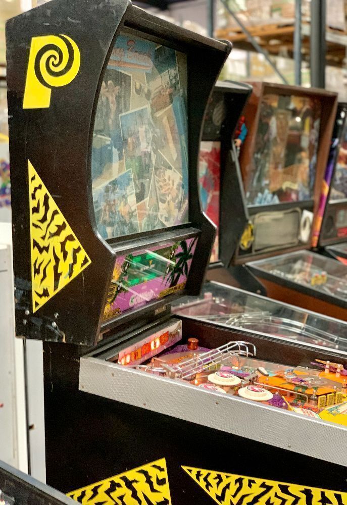 Spring Break Pinball Machine SPRING BREAK PINBALL MACHINE GOTTLIEB 1987