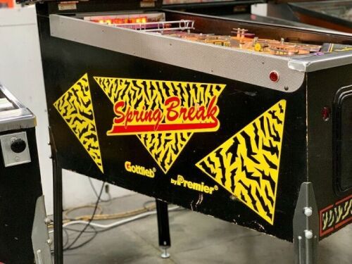 SPRING BREAK PINBALL MACHINE GOTTLIEB 1987