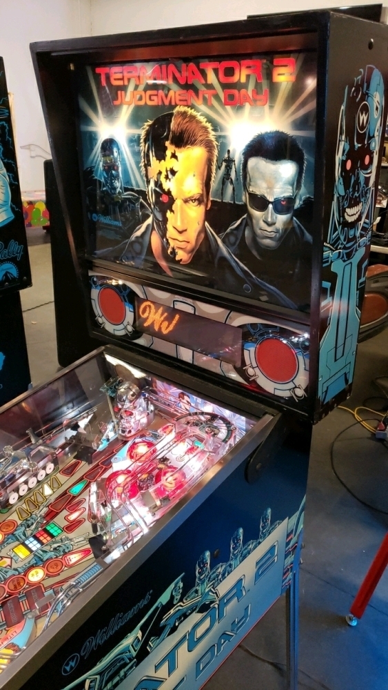 TERMINATOR 2 JUDGEMENT DAY PINBALL MACHINE WILLIAMS 1991
