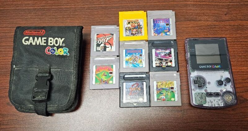 Game Boy Color Nintendo Bundle w/ 9 games With Carry Case Working