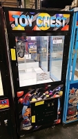 TOY CHEST BLACK PLUSH CLAW CRANE MACHINE SMART INDUS 30”. - 2