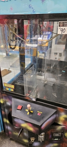 TREASURE CHEST PLUSH CRANE MACHINE