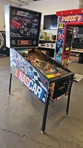 NASCAR TEAM RACING PINBALL MACHINE STERN PAT LAWLOR