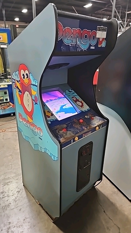 PENGO CLASSIC UPRIGHT ARCADE GAME SEGA