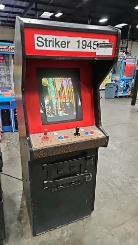 STRIKERS 1945 VERTICAL SHOOTER ACTION ARCADE GAME
