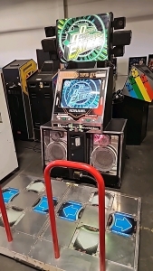 DDR EXTREME 8TH MIX 2 PLAYER KONAMI ARCADE GAME