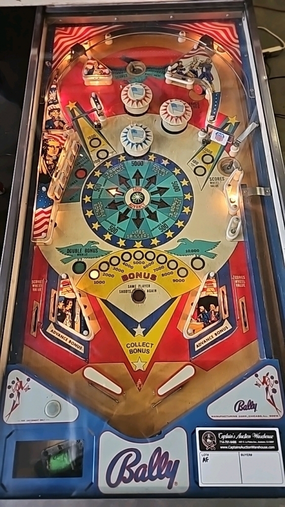 FREEDOM E. MECHANICAL PINBALL MACHINE BALLY 1976