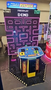 WORLD'S LARGEST PAC-MAN ARCADE GAME NAMCO