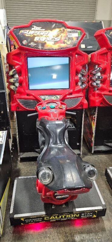 SUPER BIKES FAST & FURIOUS RACING ARCADE GAME RAW THRILLS