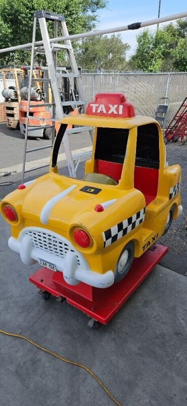 KIDDIE RIDE YELLOW TAXI CAB