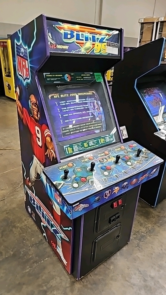 NFL BLITZ 4 PLAYER DEDICATED ARCADE GAME MIDWAY