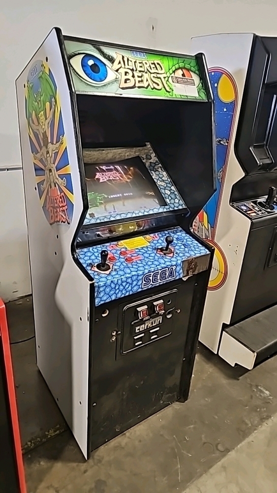ALTERED BEAST UPRIGHT ARCADE GAME SEGA