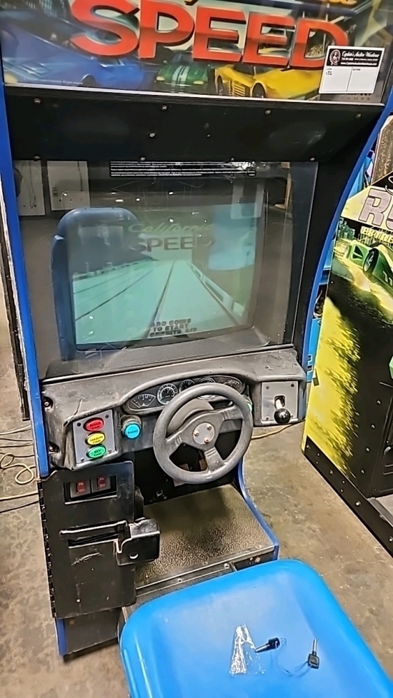 CALIFORNIA SPEED SITDOWN DRIVER ARCADE GAME