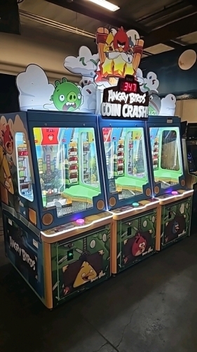 ANGRY BIRDS COIN CRASH 3 PLAYER PUSHER REDEMPTION GAME