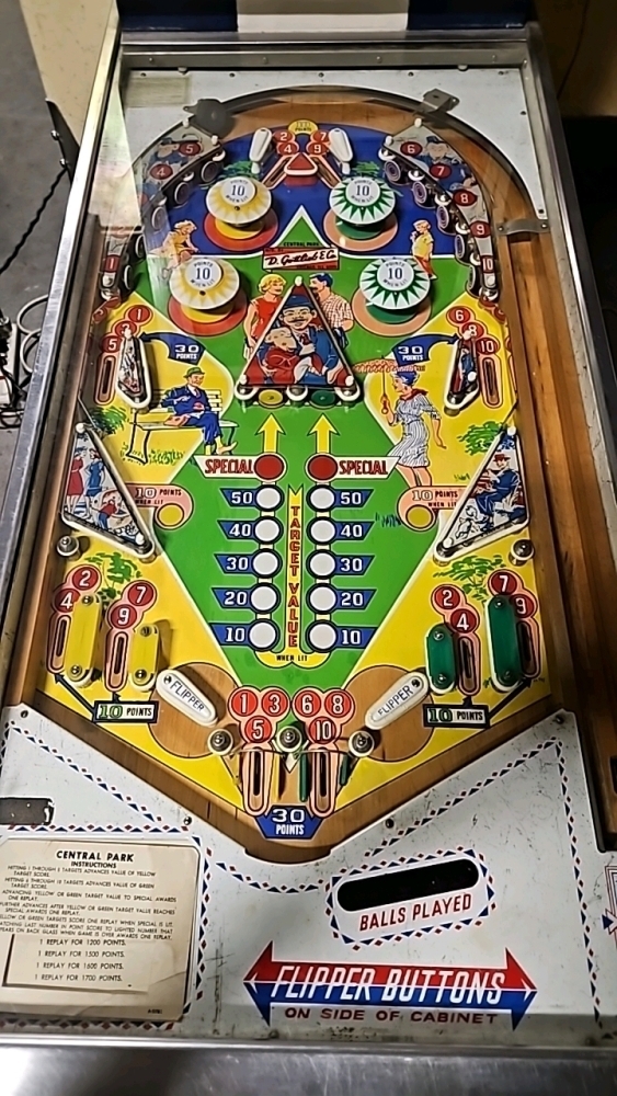 CENTRAL PARK WEDGE HEAD GOTTLIEB PINBALL MACHINE 1966