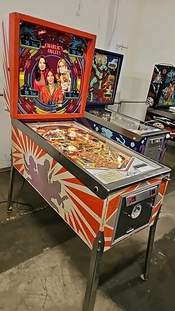 CHARLIES ANGELS PINBALL MACHINE CLASSIC GOTTLIEB