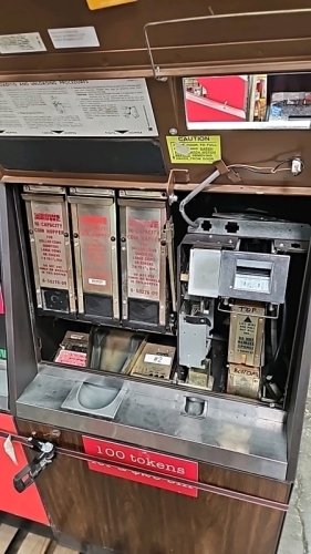 ROWE BC3500 DOLLAR TOKEN COIN CHANGER MACHINE #18