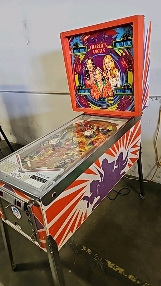 CHARLIES ANGELS PINBALL MACHINE GOTTLIEB SYSTEM 1