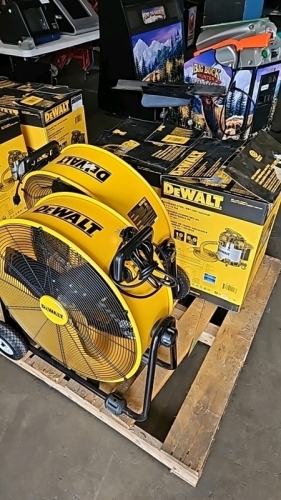 1 PALLET LOT- DEWALT 24" SHOP FLOOR FANS 2 UNITS & WET DRY VACS 2 UNITS