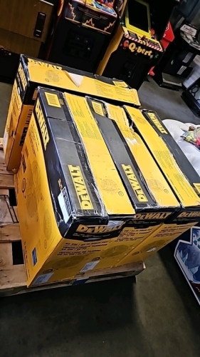 1 PALLET LOT- DEWALT 24" SHOP FLOOR FANS 4 UNITS IN BOX