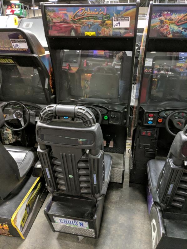 CRUISIN WORLD SITDOWN DRIVER ARCADE GAME