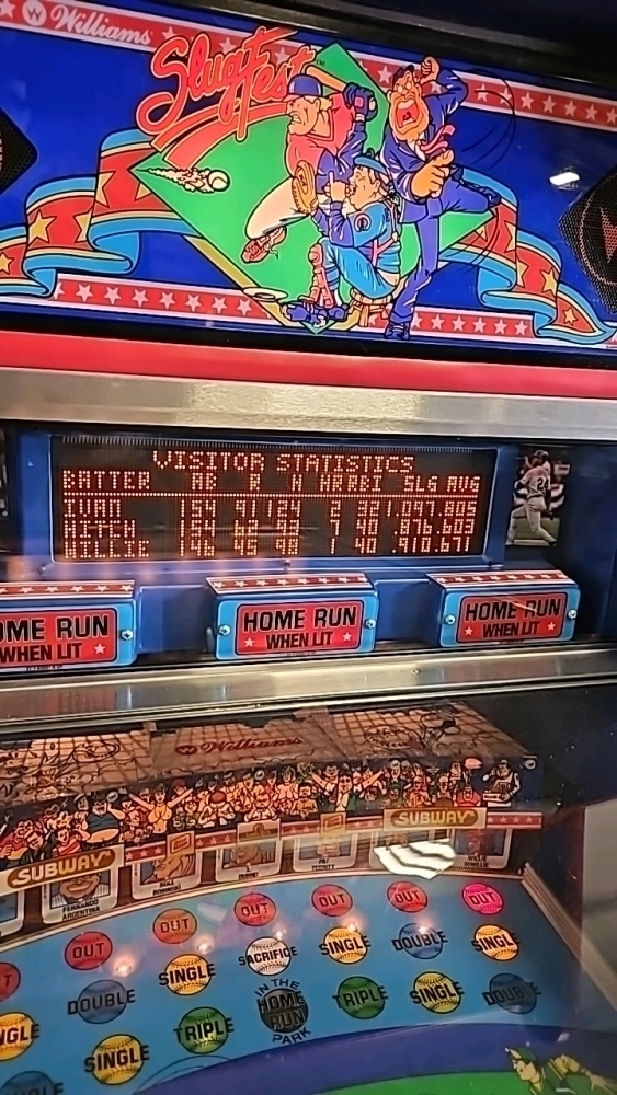 SLUGFEST WILLIAMS PITCH AND BAT ARCADE PINBALL MACHINE