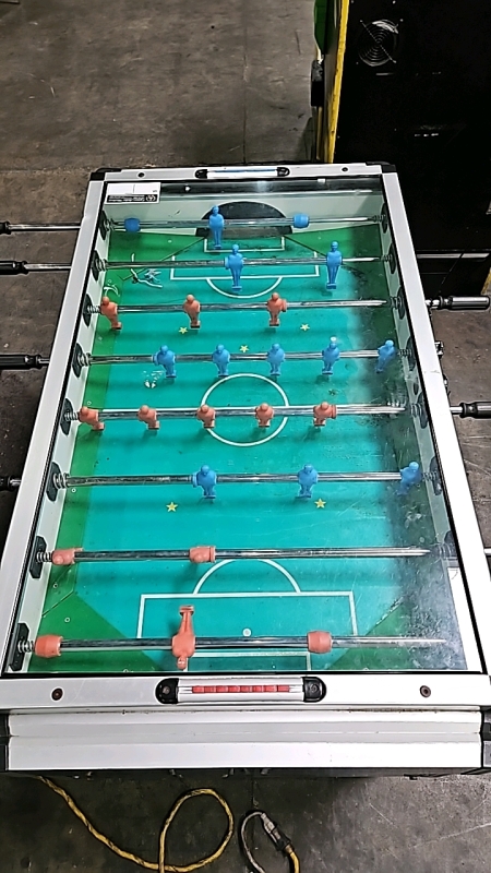 FOOSBALL TABLE BELITA FULL SIZE COMMERCIAL GRADE ENCLOSED TOP