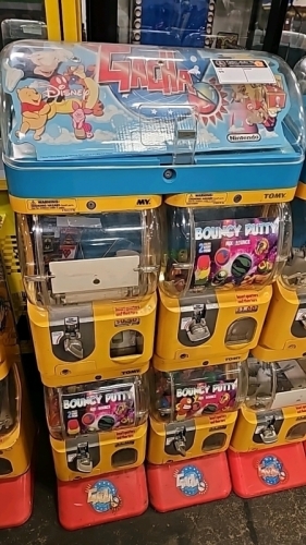 TOMY GACHA DUAL COLUMN CAPSULE VENDING MACHINE #1