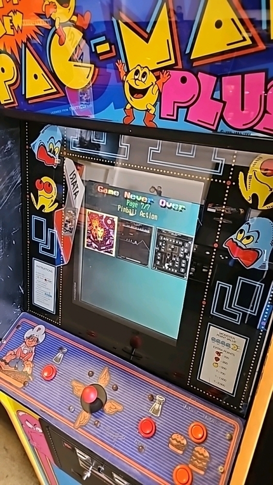 MULTICADE UPRIGHT 39 IN 1 CLASSIC ARCADE GAME W/ LCD MONITOR