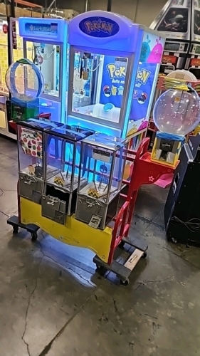 FUN ZONE 3 HEAD CAPSULE 2 GLOBE GUMBALL VENDING RACK