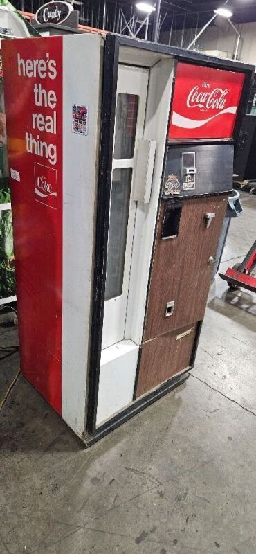 COCA COLA SMALL BOTTLE VENDING MACHINE VINTAGE WORKING!!