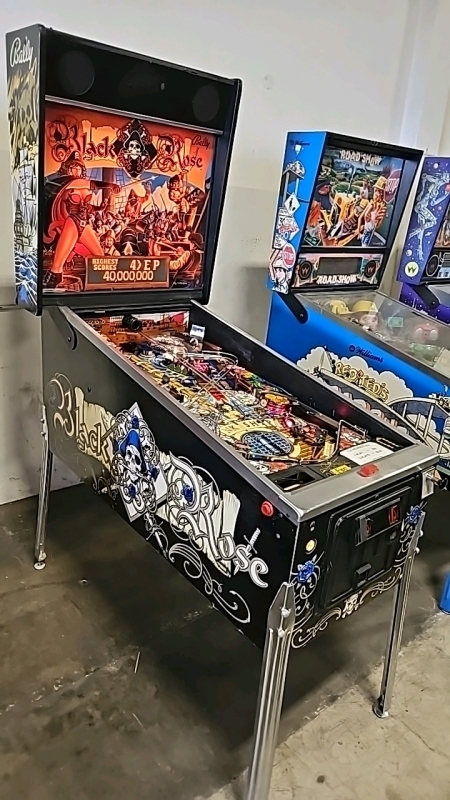 BLACK ROSE PINBALL MACHINE BALLY CLASSIC 1992