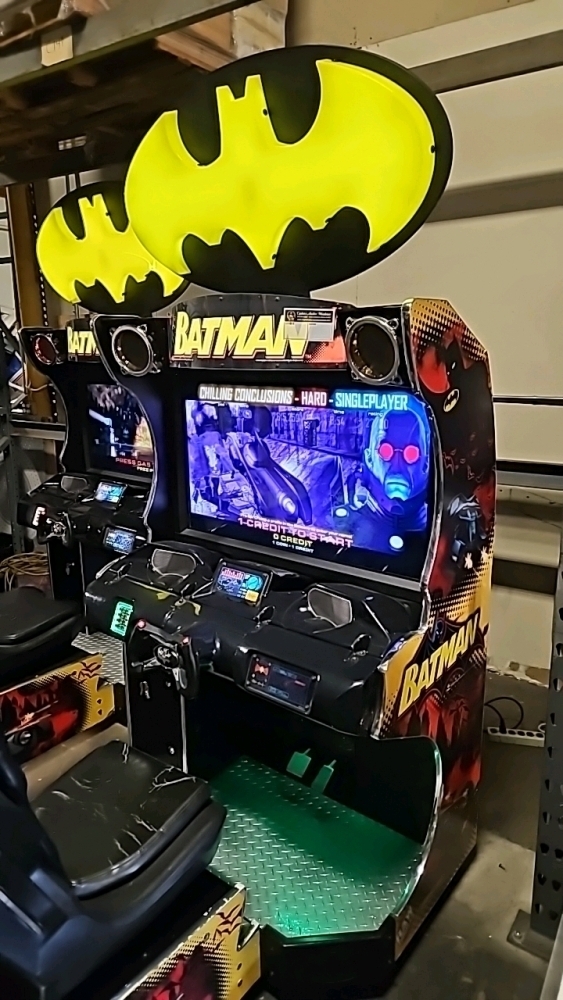 BATMAN DELUXE DRIVER ARCADE GAME RAW THRILLS