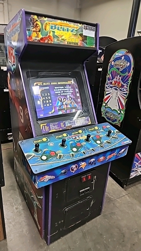 BLITZ 2000 GOLD EDITION FOOTBALL 4 PLAYER ARCADE GAME MIDWAY