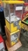 2 HEAD CAPSULE VENDING STAND YELLOW - 2