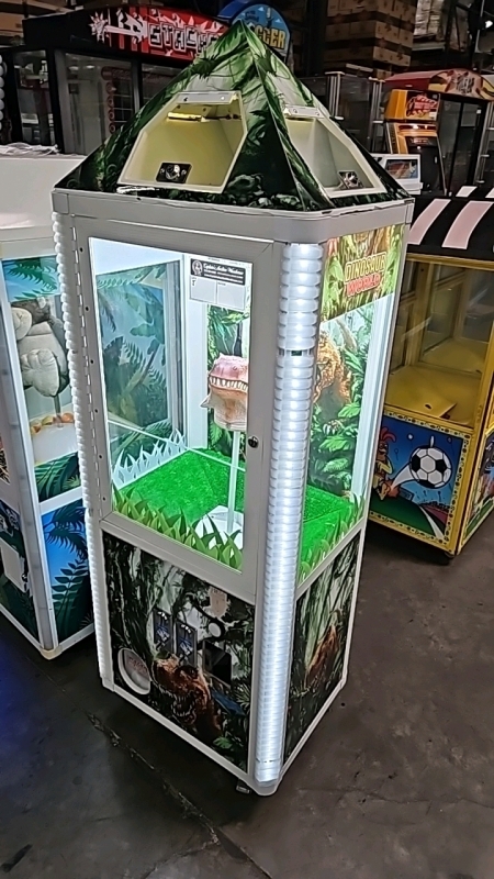 DINOSAUR WORLD TOY EGG VENDING PRIZE MACHINE COAST 2 COAST