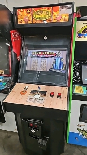 WORLD CLASS BOWLING UPRIGHT ARCADE GAME