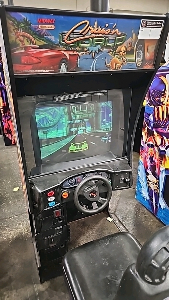 CRUISIN WORLD SITDOWN DRIVER ARCADE GAME MIDWAY