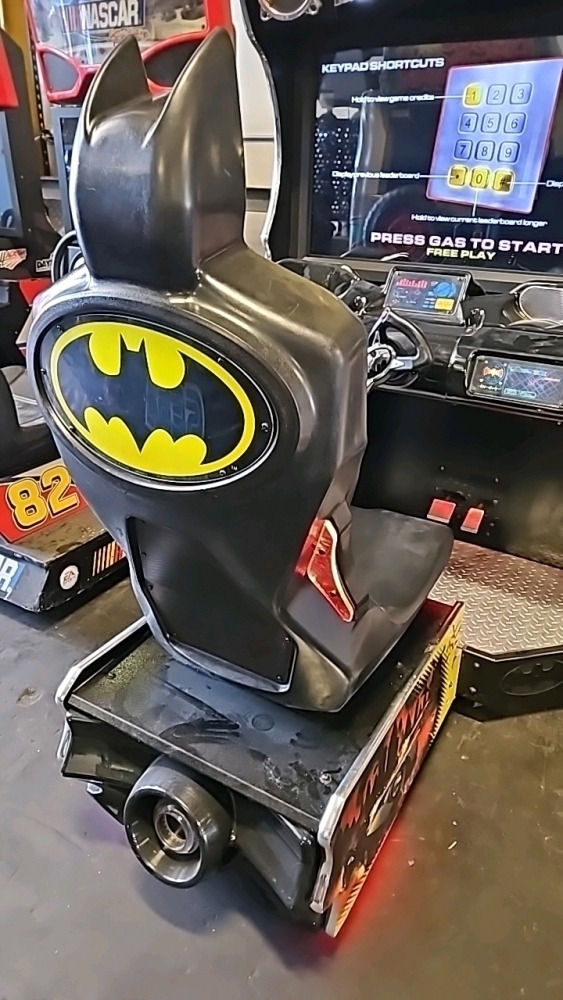 BATMAN SITDOWN DRIVER ARCADE GAME RAW THRILLS RACING ARCADE
